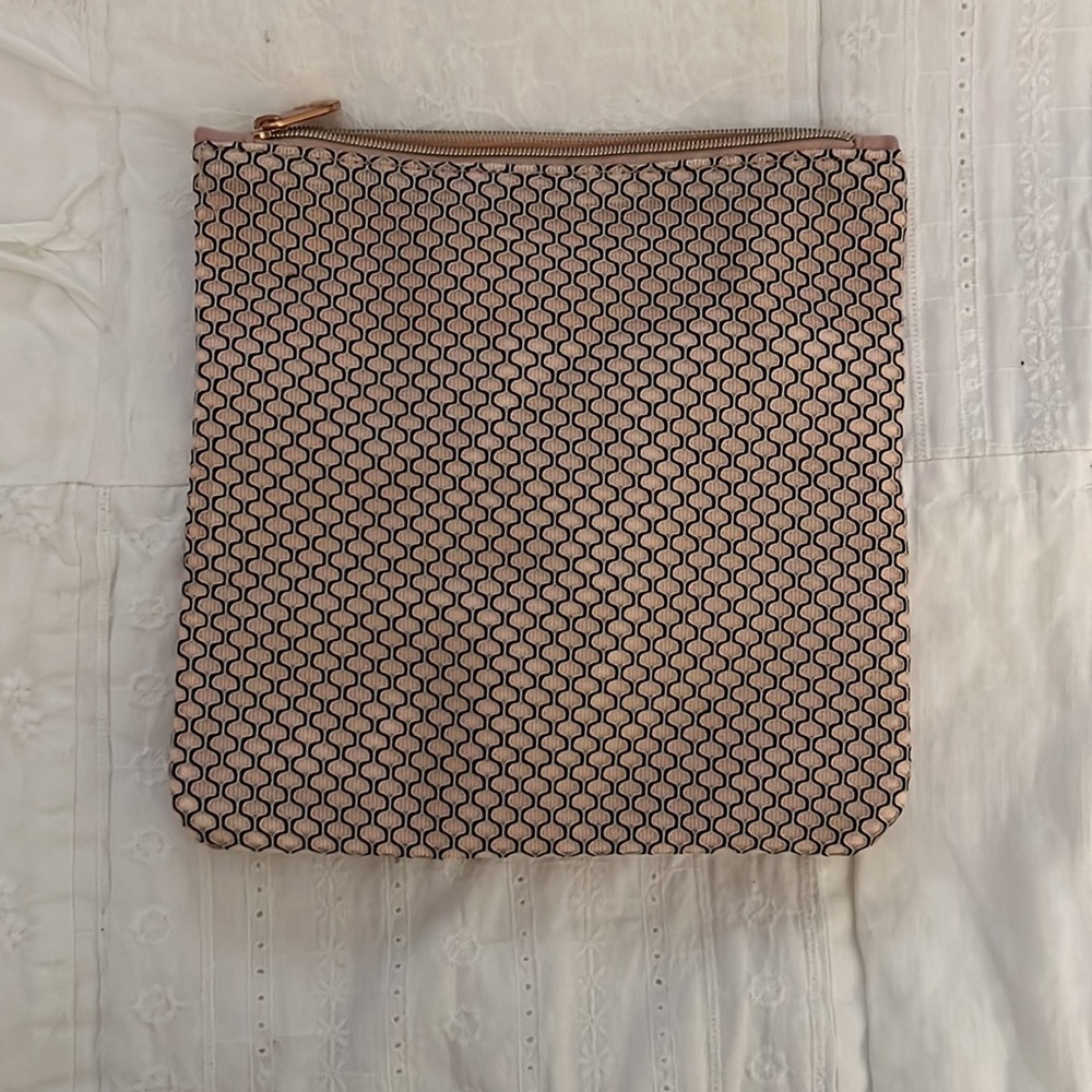 [Ipsy] Pink Makeup Pouch Bundle - image 4